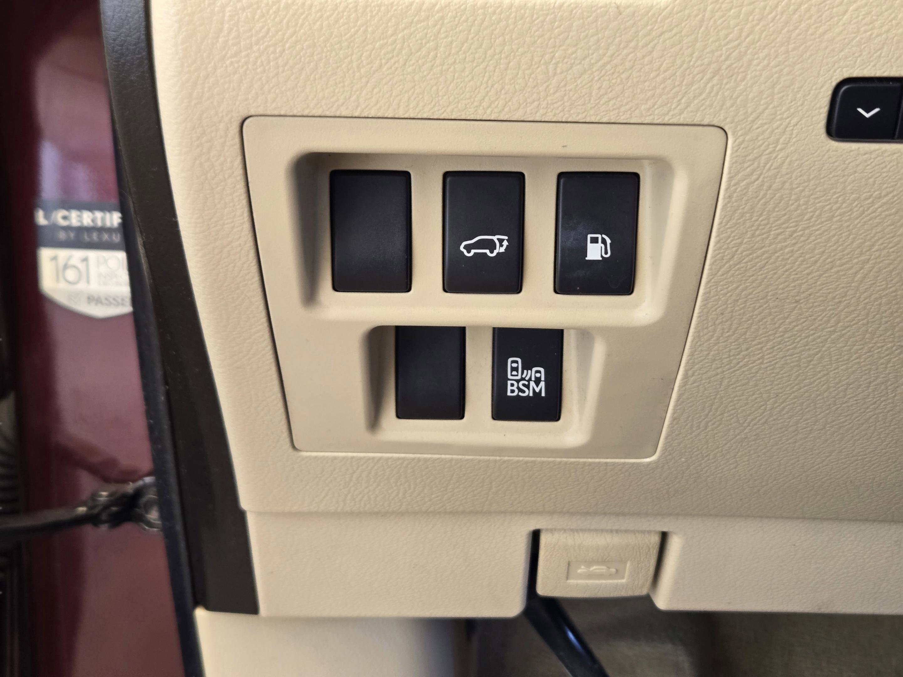 Used 2015 Lexus RX 450h FWD image 22