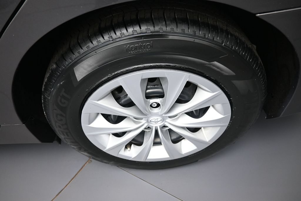 Used 2016 Toyota Camry LE FWD image 15