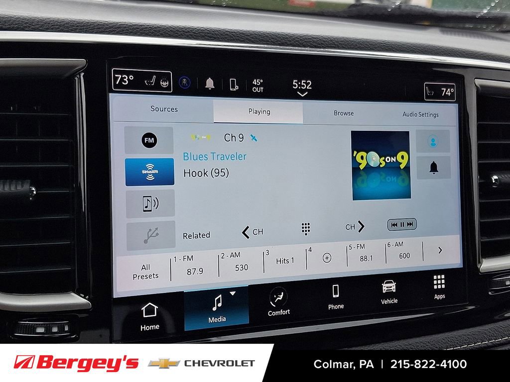 Used 2023 Chrysler Pacifica Touring-L image 20