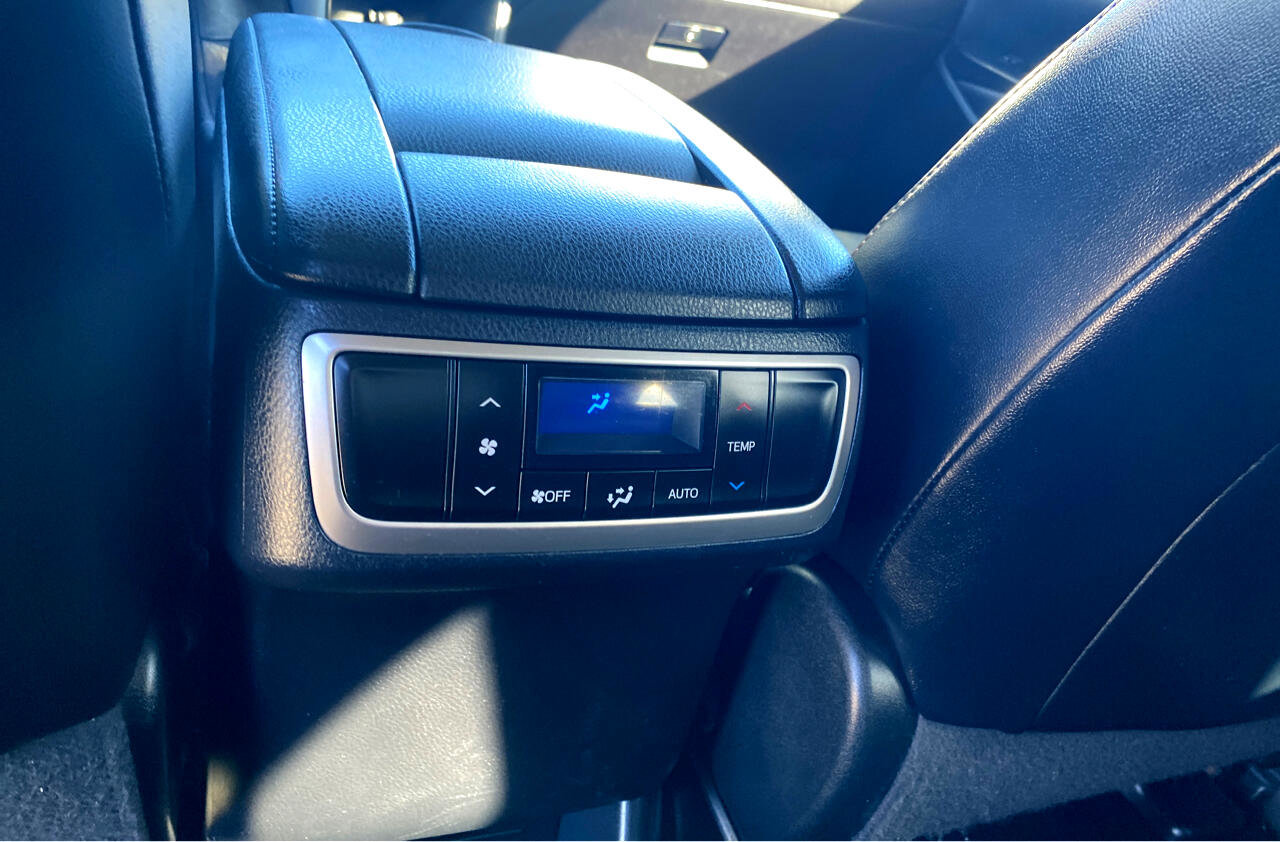 Used 2015 Toyota Highlander XLE image 13