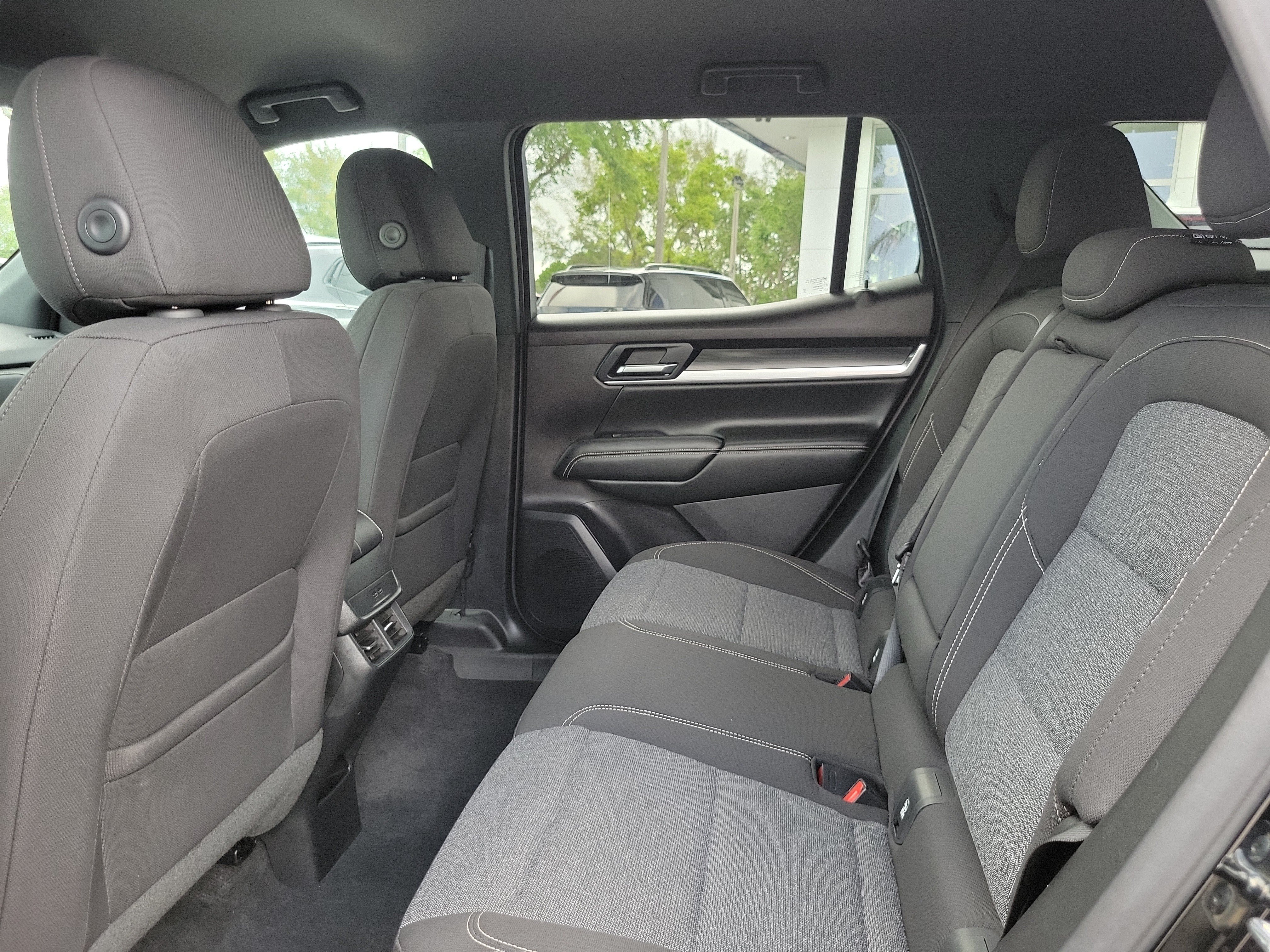 Used 2025 GMC Terrain Elevation w/ Black Edition AWD/4WD image 13