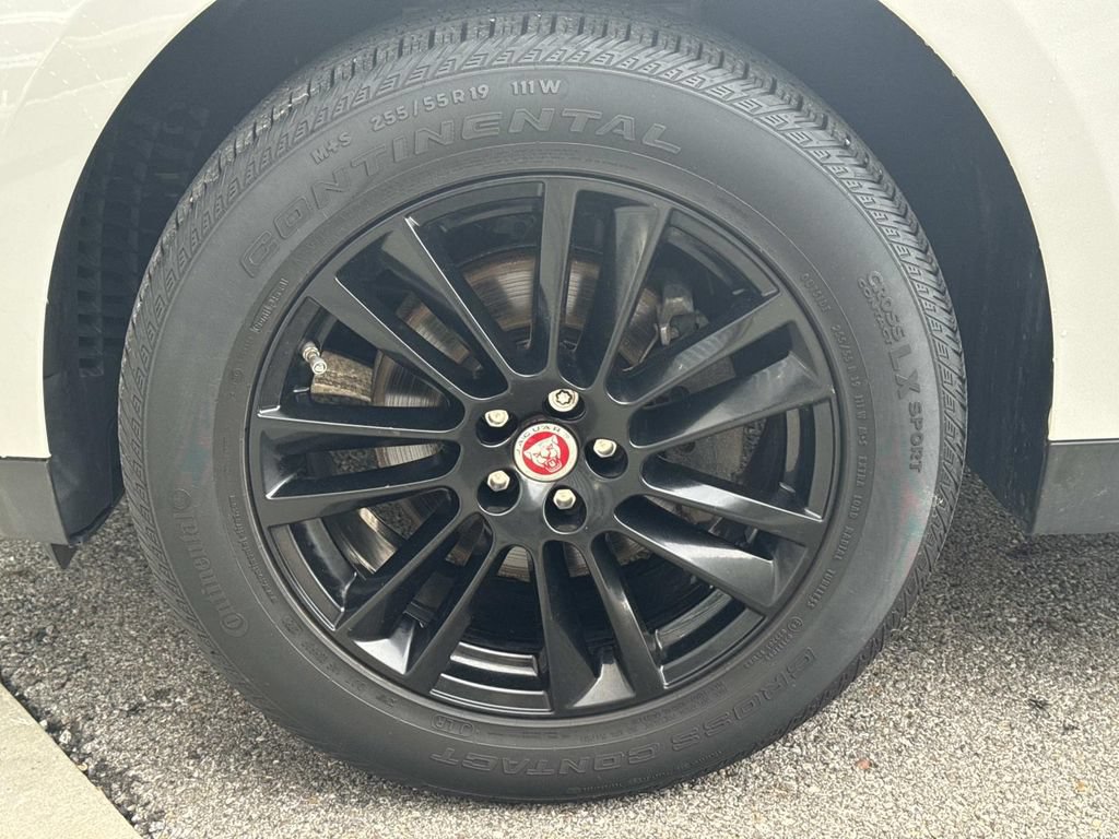Certified 2020 Jaguar F-PACE Prestige AWD/4WD image 11