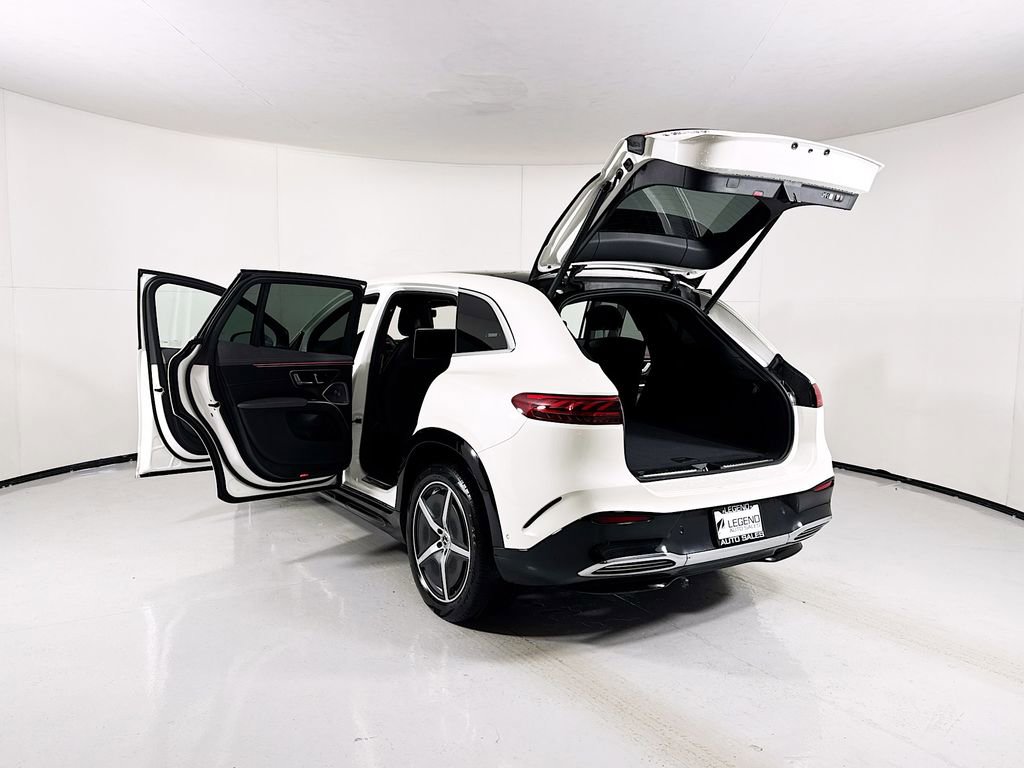 Used 2023 Mercedes-Benz EQS 580 4MATIC SUV w/ Acoustic Comfort Package image 24
