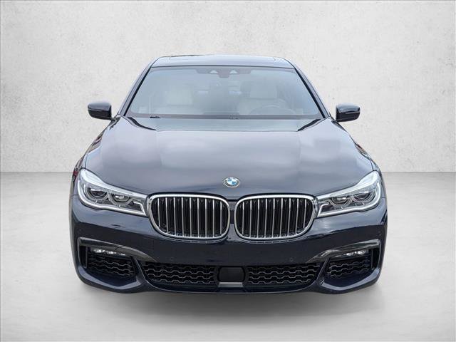 Used 2019 BMW 750i w/ M Sport Package RWD image 2