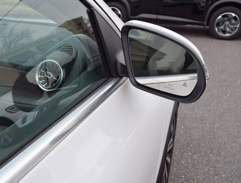 Used 2021 Mercedes-Benz GLA 250 4MATIC image 11