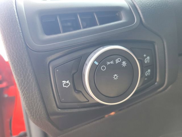 Used 2015 Ford Focus SE image 17