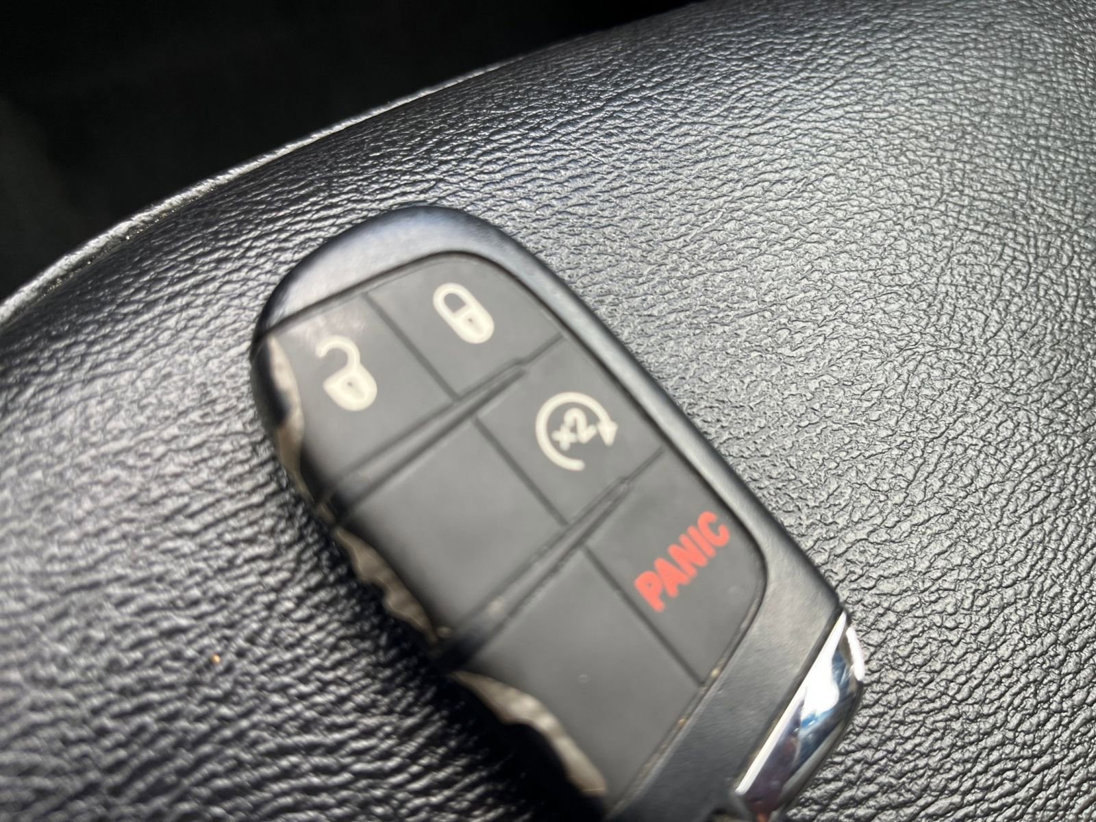 Used 2025 Jeep Compass Limited image 25