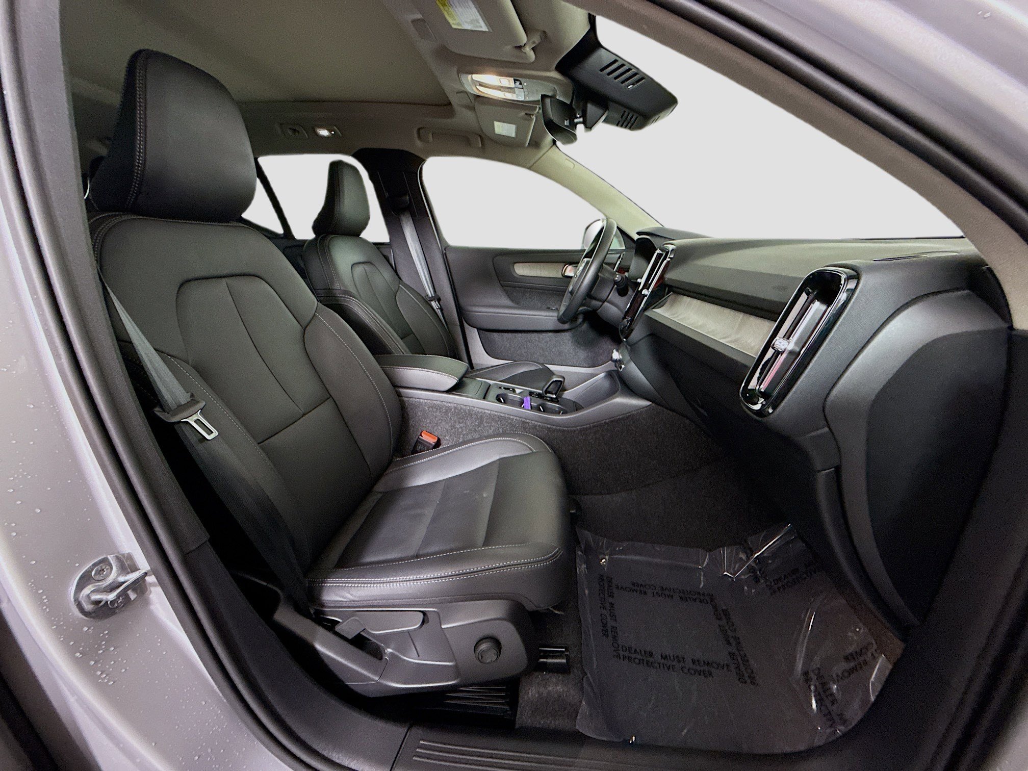 Used 2025 Volvo XC40 B5 Core image 29