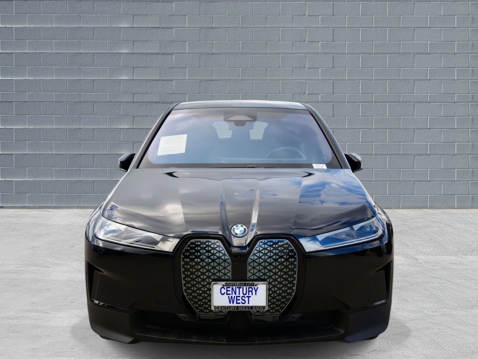 Used 2025 BMW iX xDrive50 w/ Convenience Package image 2