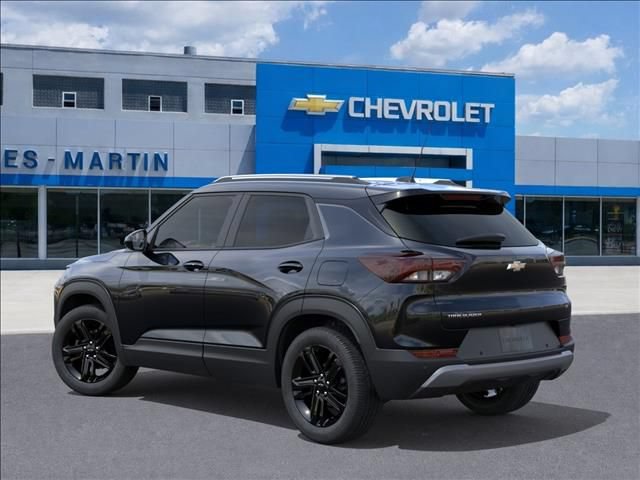 New 2026 Chevrolet TrailBlazer LT w/ Midnight Edition FWD image 3