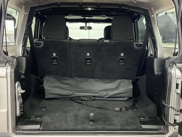 Used 2018 Jeep Wrangler Unlimited Sahara w/ LED Lighting Group image 20