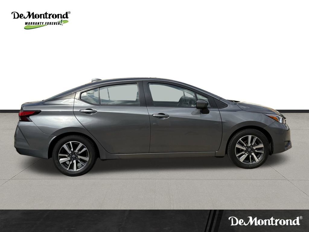 Used 2024 Nissan Versa SV image 4