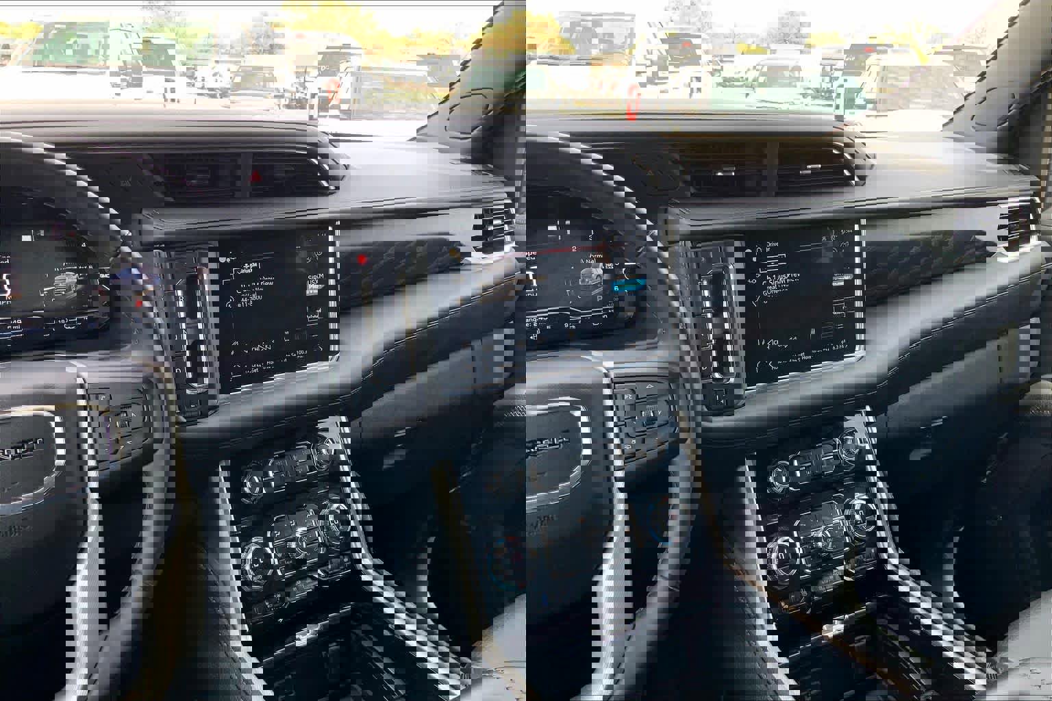 Used 2023 GMC Yukon XL Denali image 6