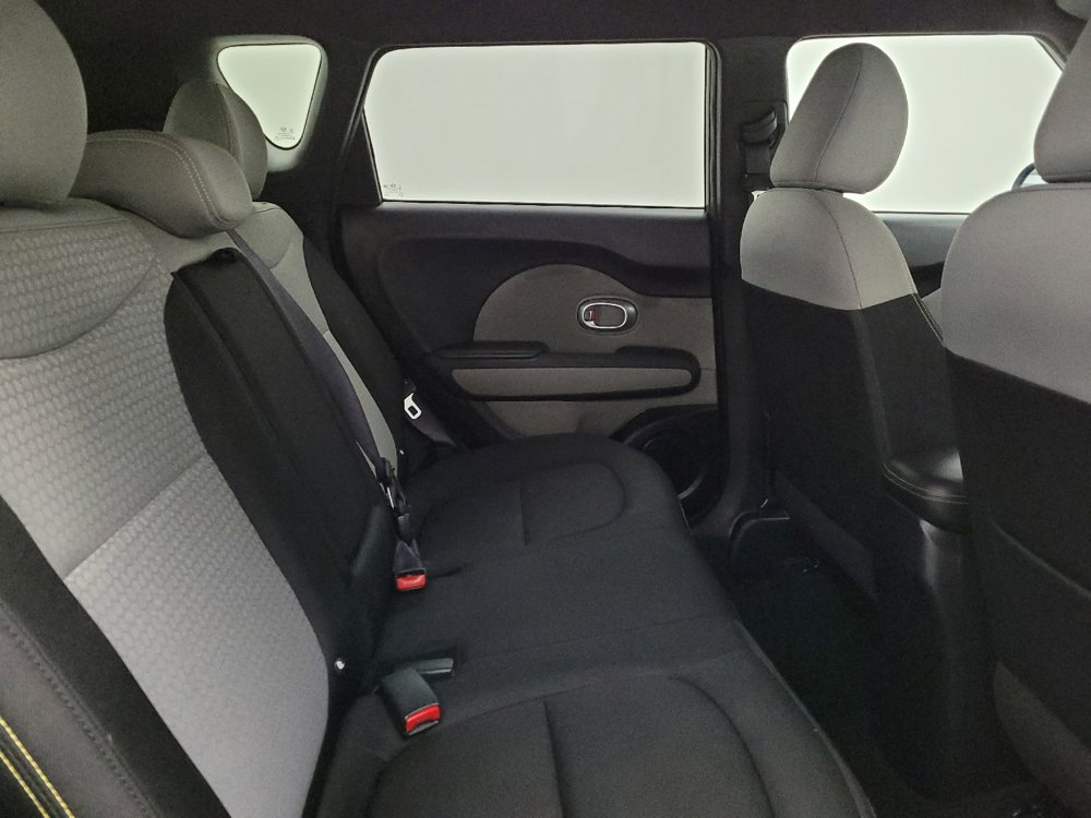 Used 2016 Kia Soul + FWD image 19