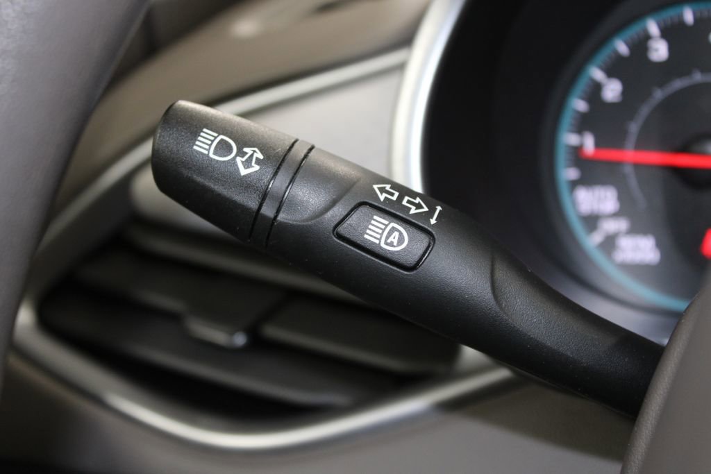 Used 2024 Chevrolet Malibu LT image 34