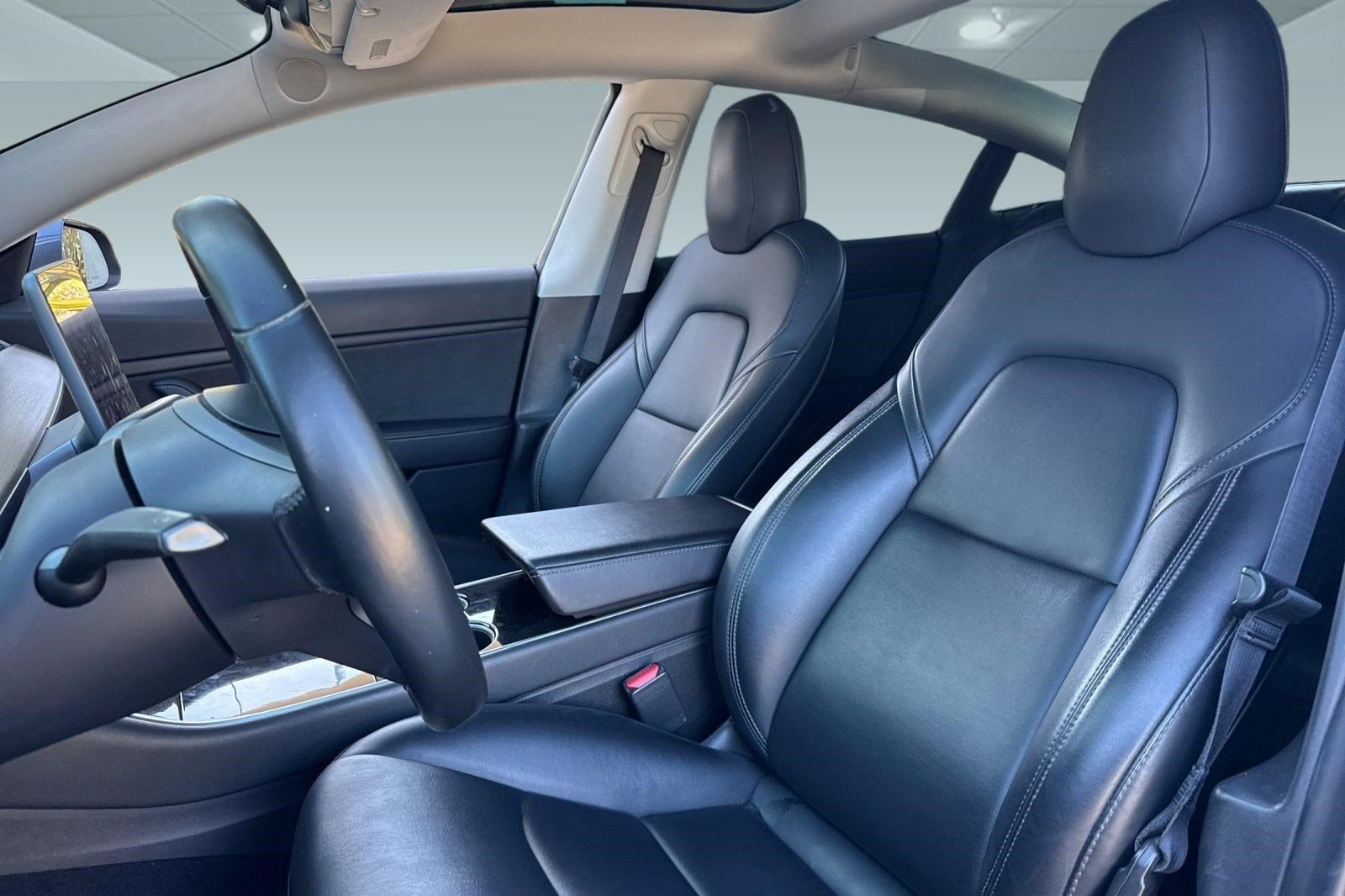 Used 2018 Tesla Model 3 Long Range RWD image 5