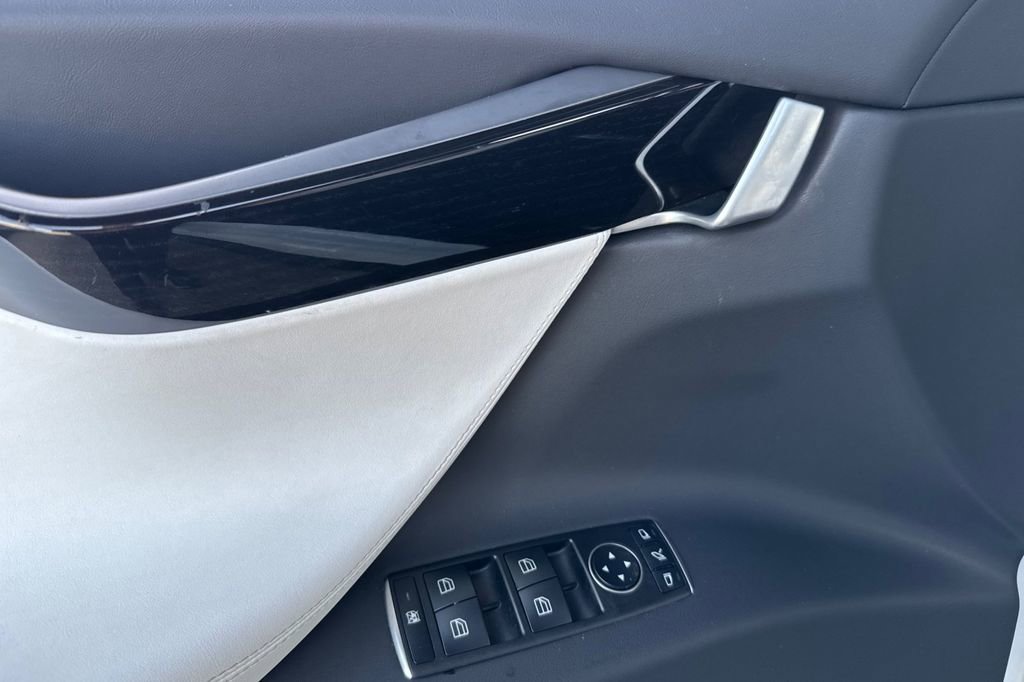 Used 2020 Tesla Model X Long Range image 10
