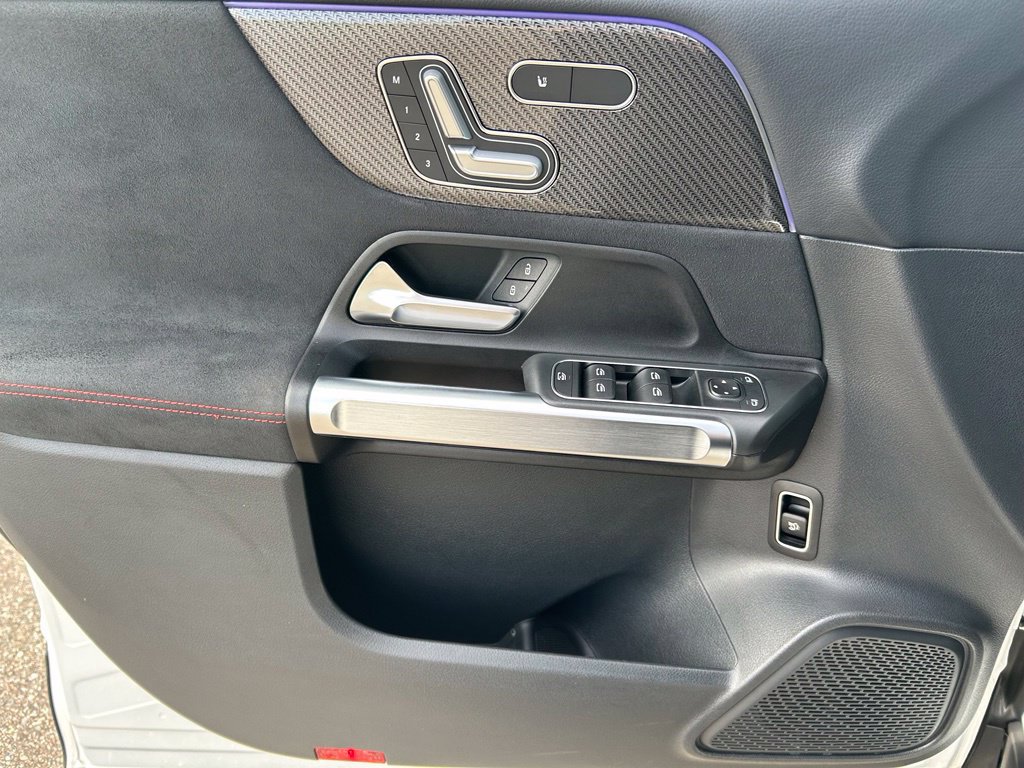 Used 2022 Mercedes-Benz GLB 35 AMG 4MATIC image 18