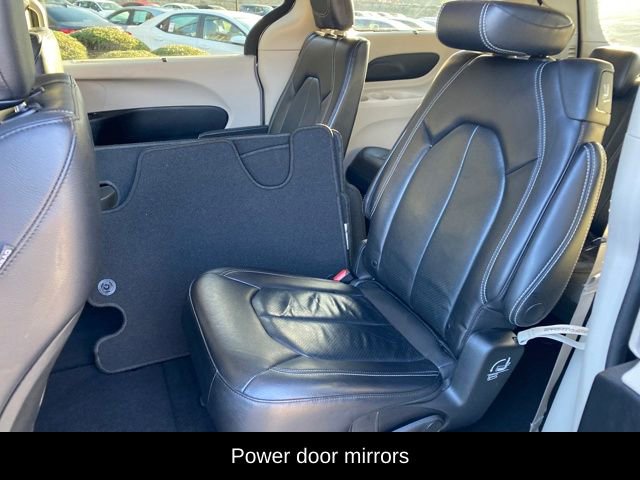 Used 2022 Chrysler Pacifica Touring-L image 14
