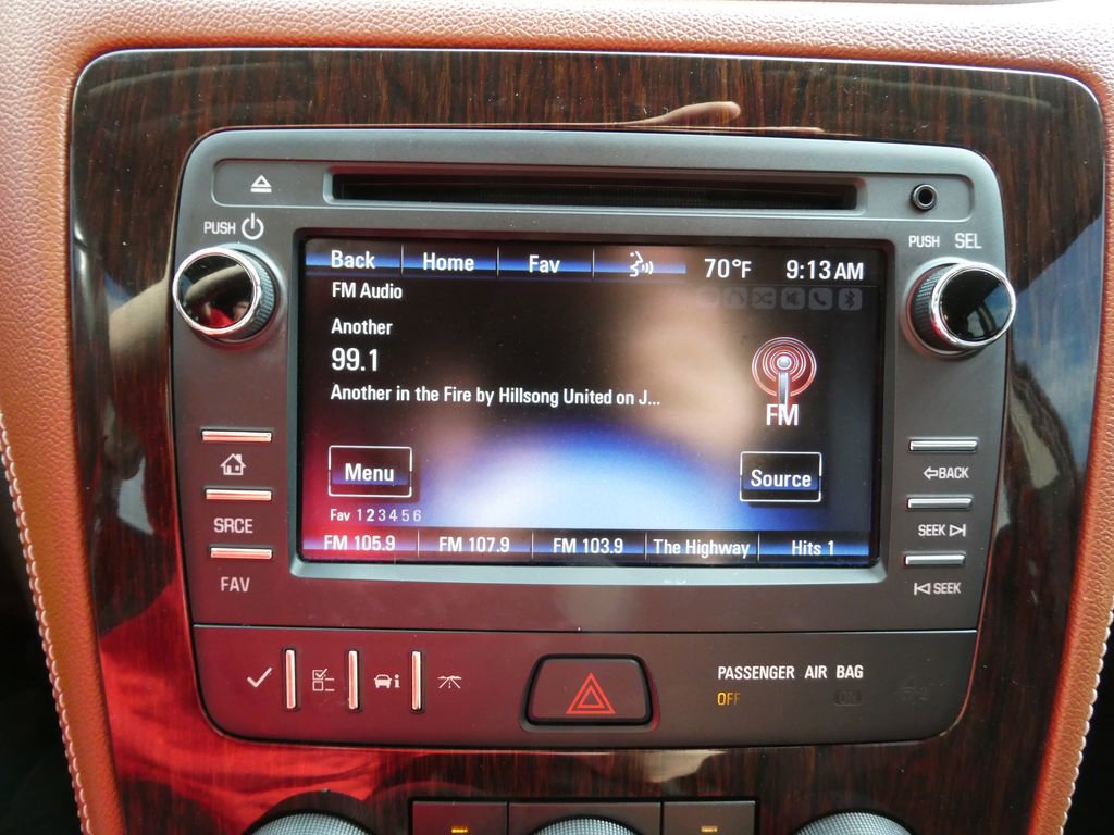 Used 2017 Chevrolet Traverse LT w/ Style and Technology Package FWD image 30