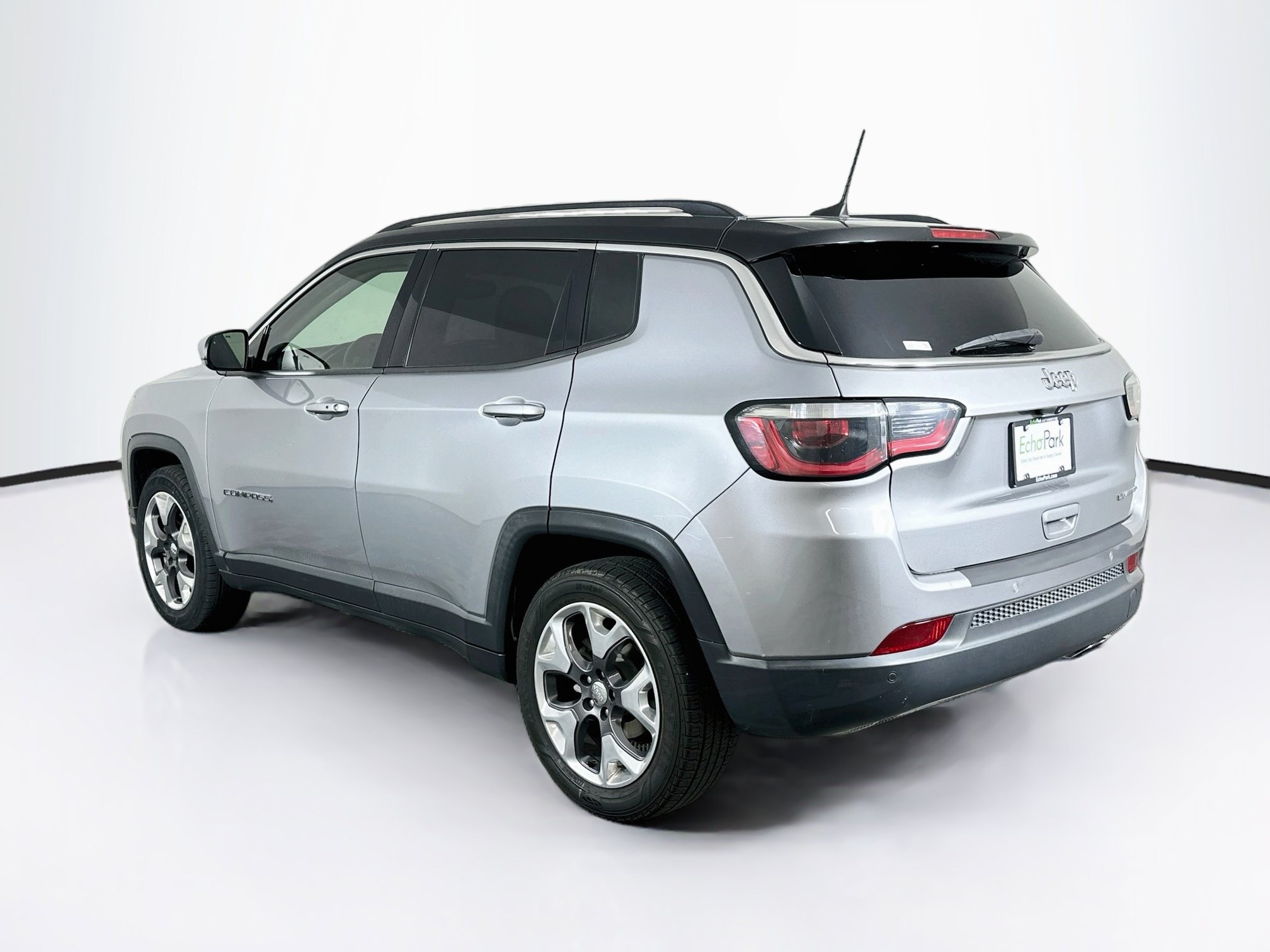 Used 2018 Jeep Compass Limited w/ Navigation Group FWD image 5