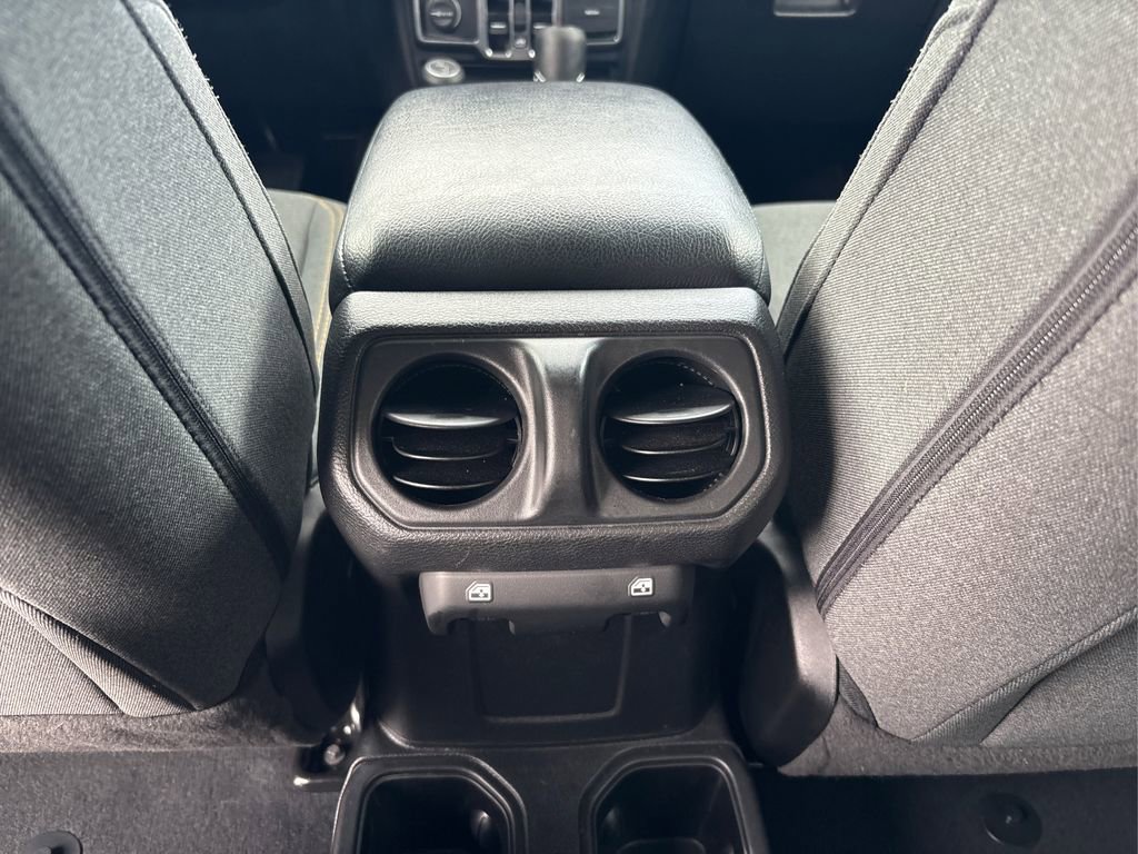 Used 2024 Jeep Wrangler Sport S image 31