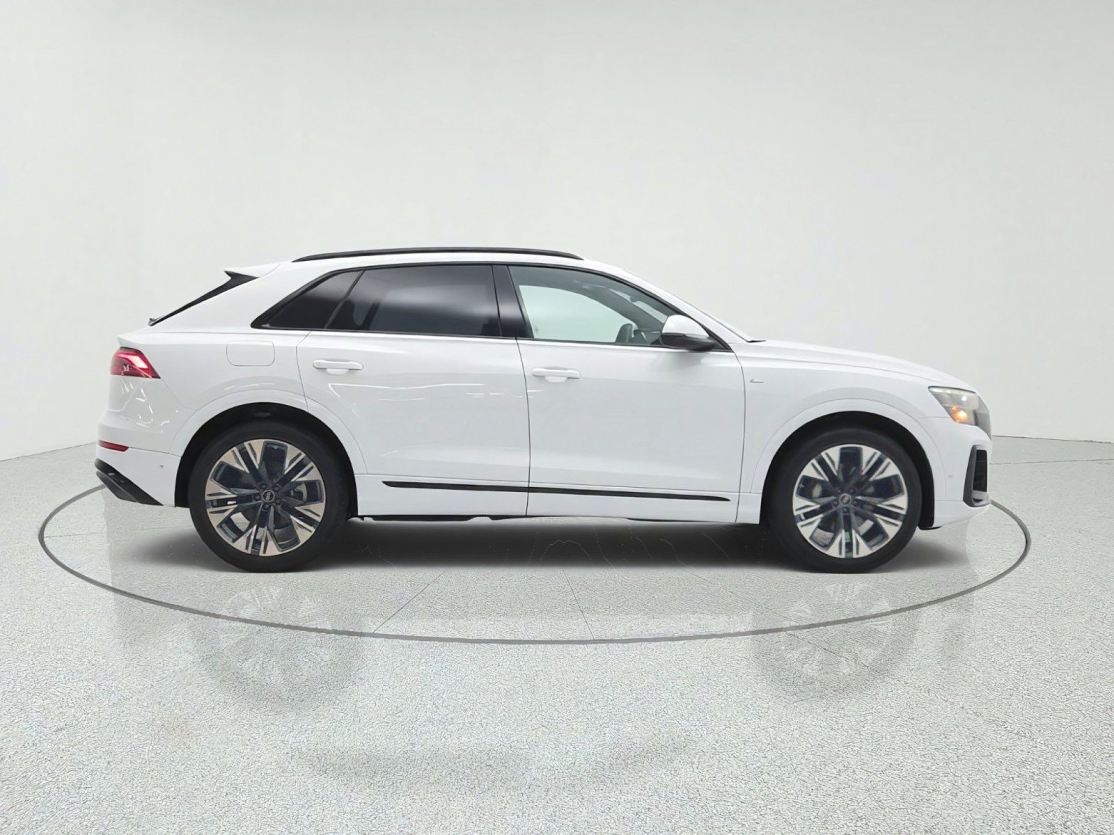 New 2026 Audi Q8 Premium Plus AWD/4WD image 4