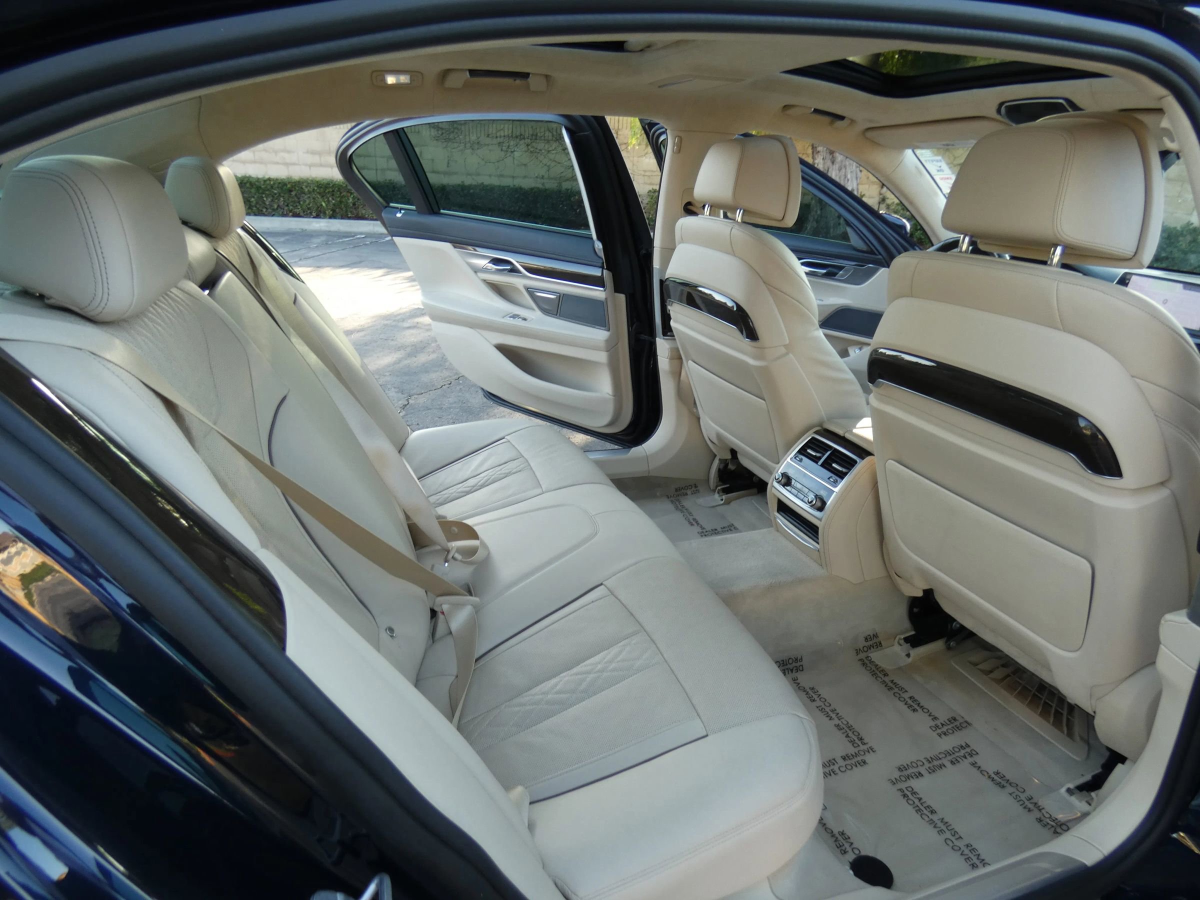 Used 2016 BMW 750i xDrive image 39