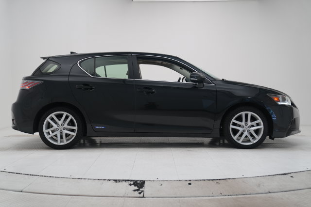 Used 2017 Lexus CT 200h w/ Seat Comfort Package FWD image 2