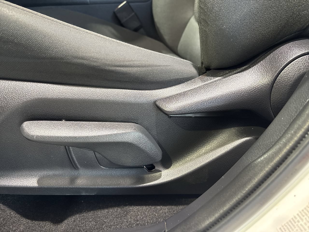 Certified 2019 Toyota RAV4 LE AWD/4WD image 12