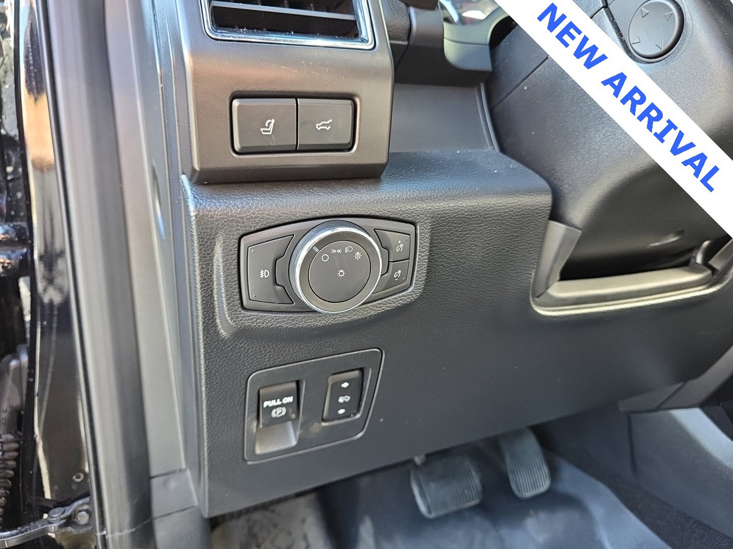 Used 2021 Ford Expedition Max Limited image 12