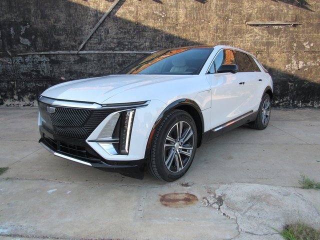 New 2025 Cadillac Lyriq Luxury image 1