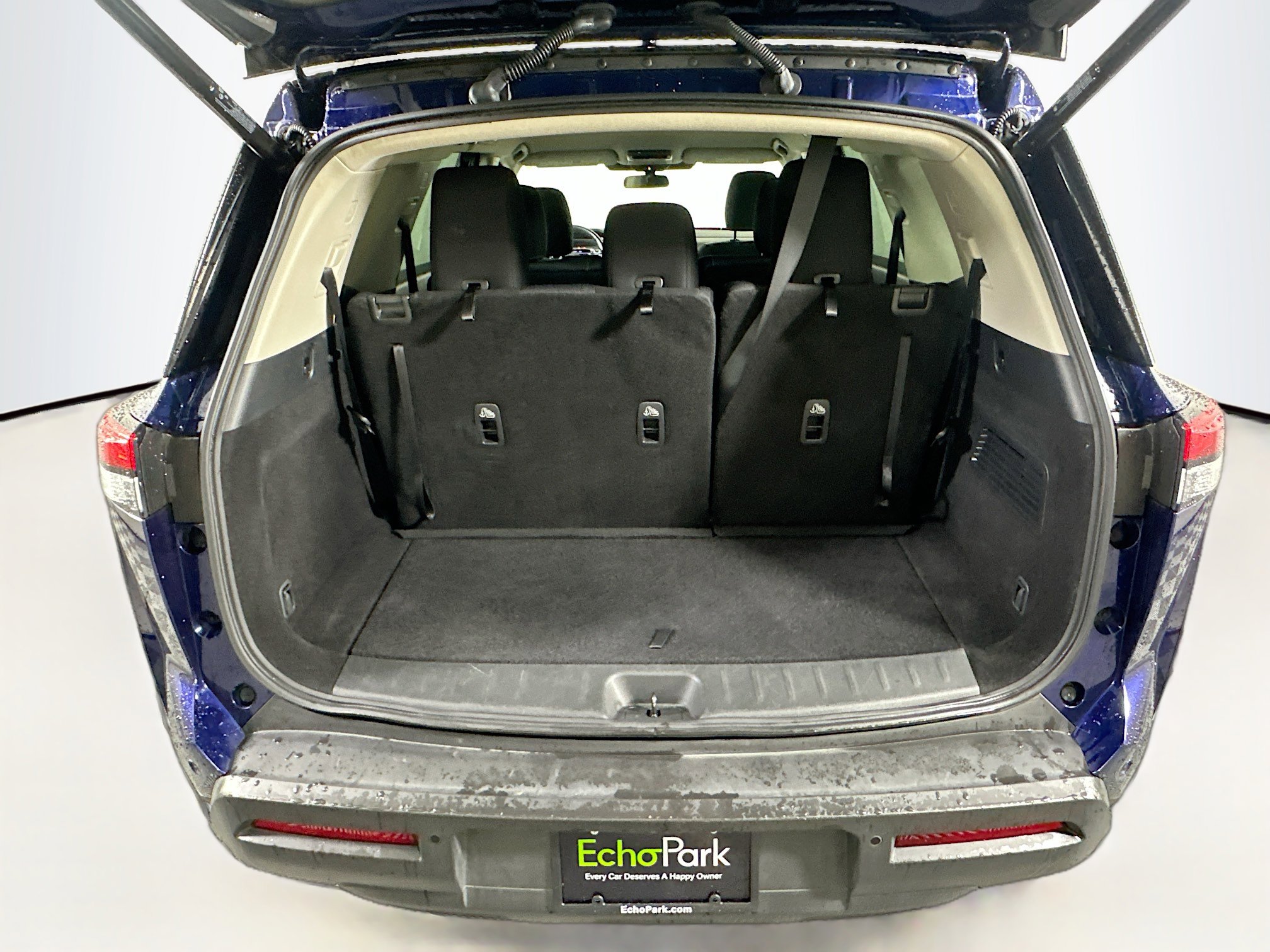 Used 2025 Nissan Pathfinder SV image 27