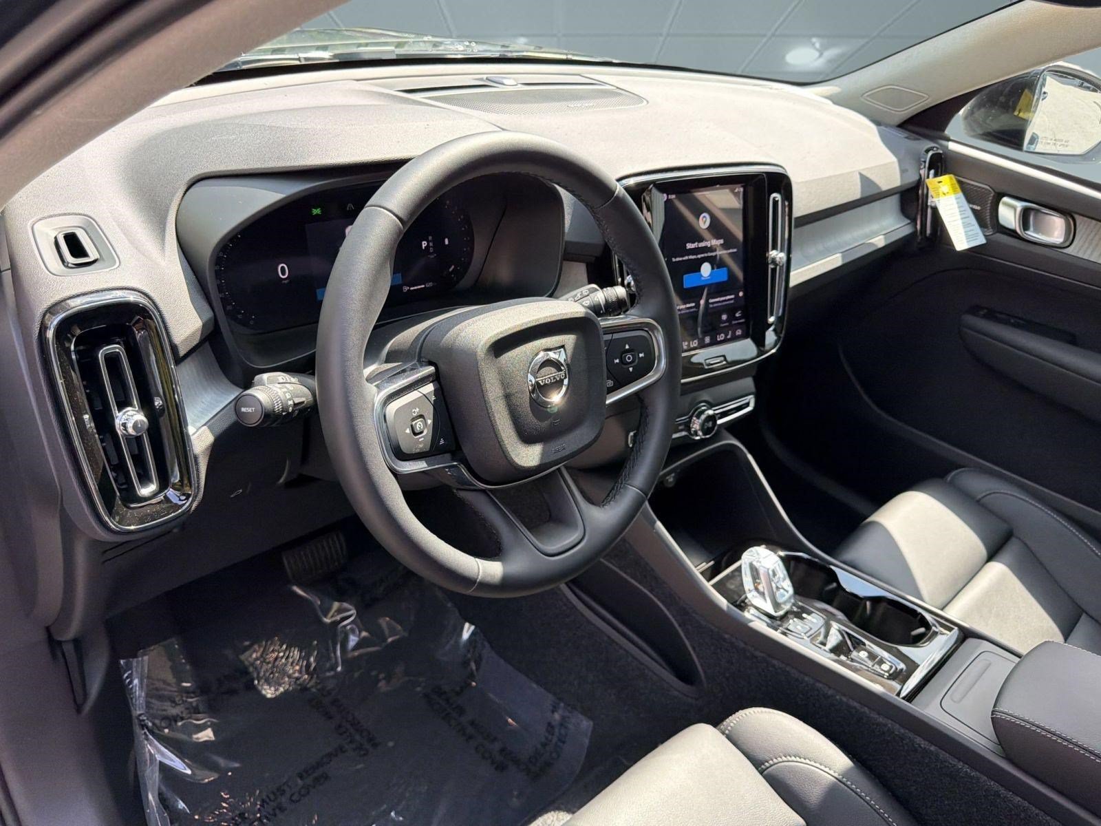 New 2026 Volvo XC40 B5 Ultra w/ Climate Package AWD/4WD image 4