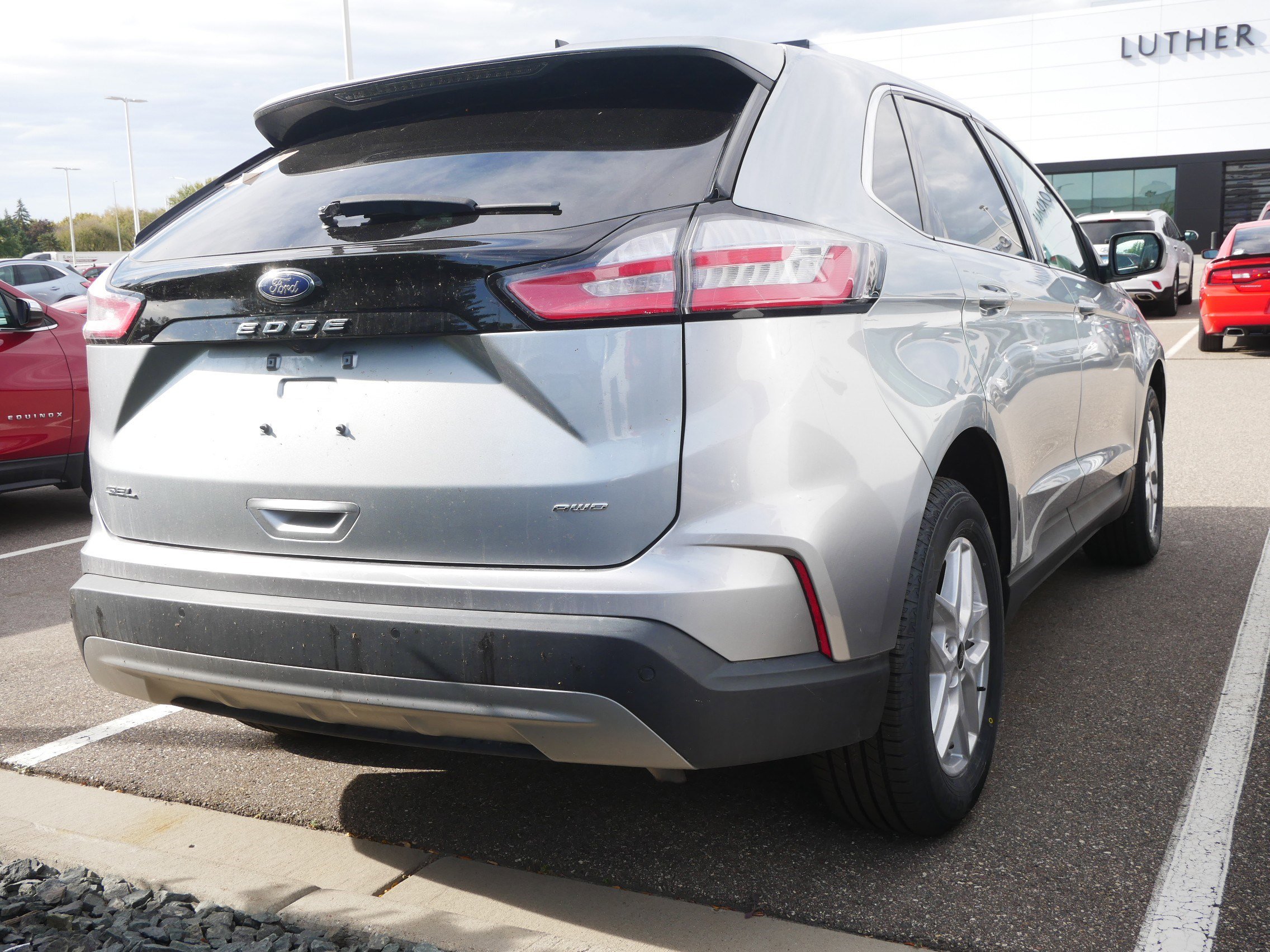 Used 2024 Ford Edge SEL image 4