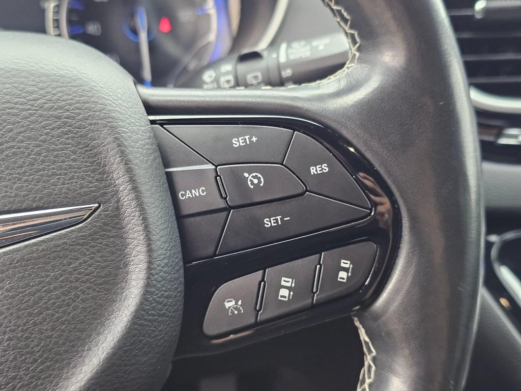Used 2020 Chrysler Pacifica Touring-L Plus FWD image 27