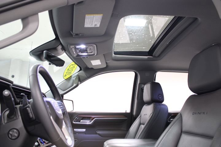 Used 2023 GMC Sierra 1500 Denali w/ Technology Package image 3