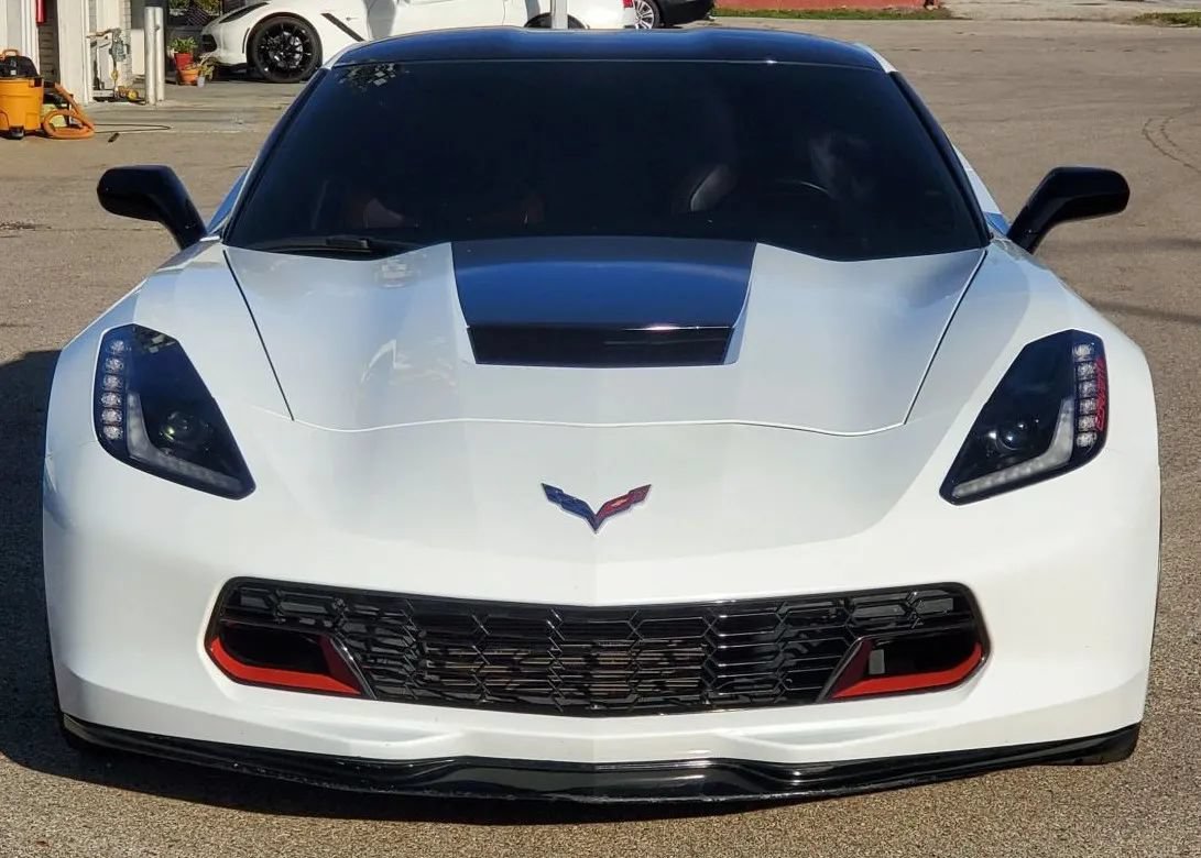 Used 2015 Chevrolet Corvette Stingray Coupe w/ 2LT Preferred Equipment Group RWD image 17