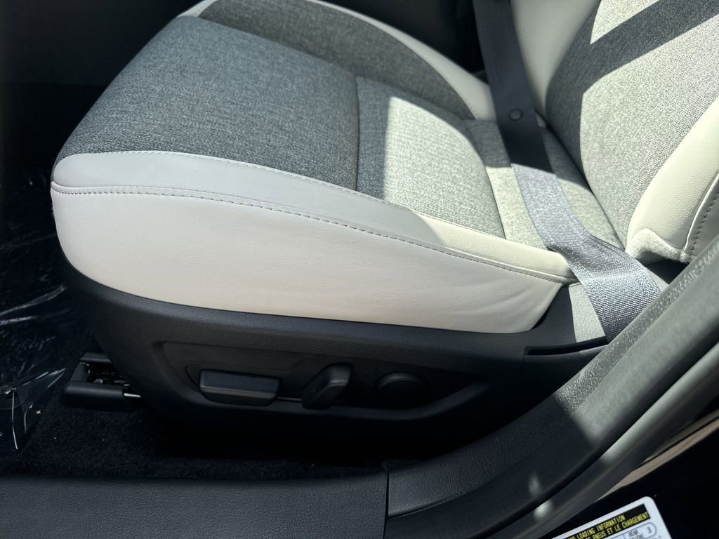 Used 2026 MAZDA CX-30 Aire Edition image 12