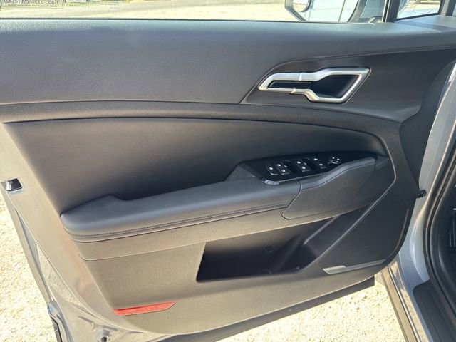 Used 2025 Kia Sportage EX image 21