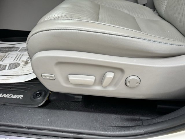 Used 2019 Toyota Highlander Limited image 13