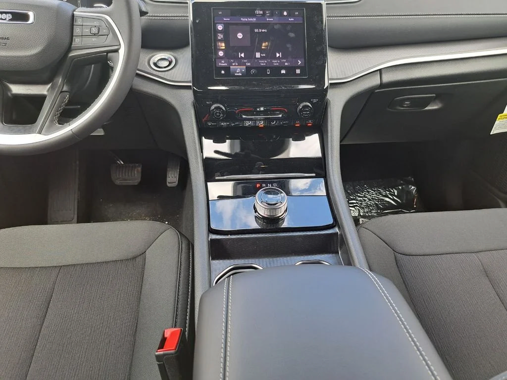 New 2026 Jeep Grand Cherokee Laredo RWD image 19