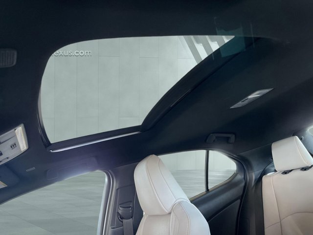 Certified 2025 Lexus UX 300h FWD image 20