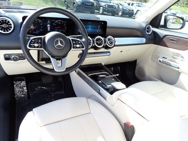 Used 2022 Mercedes-Benz GLB 250 4MATIC w/ Premium Package Lite image 18