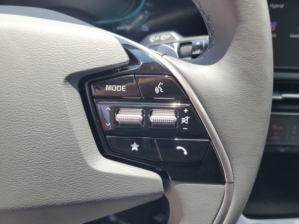 New 2026 Kia Niro FWD image 14