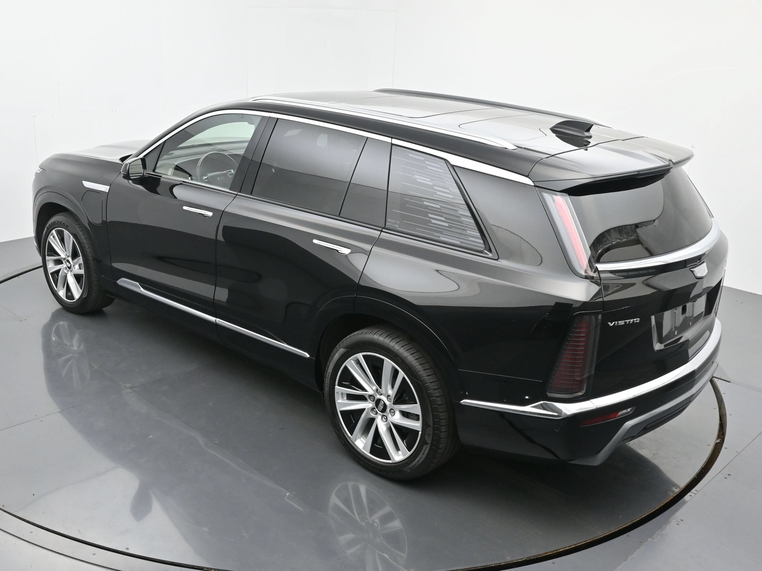 New 2026 Cadillac Vistiq Premium Luxury w/ LPO, Floor Liner Package AWD/4WD image 25