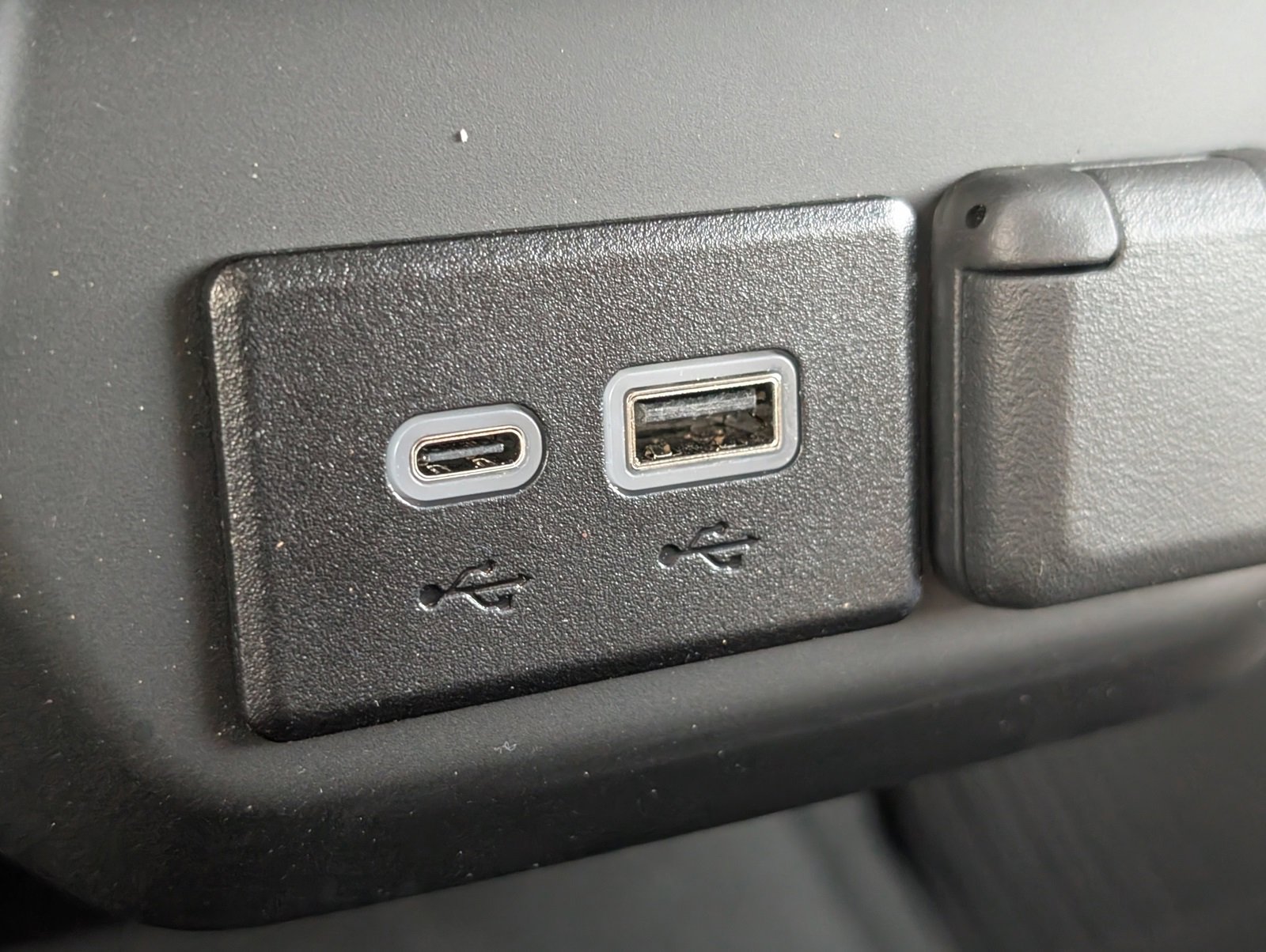 Used 2025 Chevrolet Silverado 1500 Custom image 14