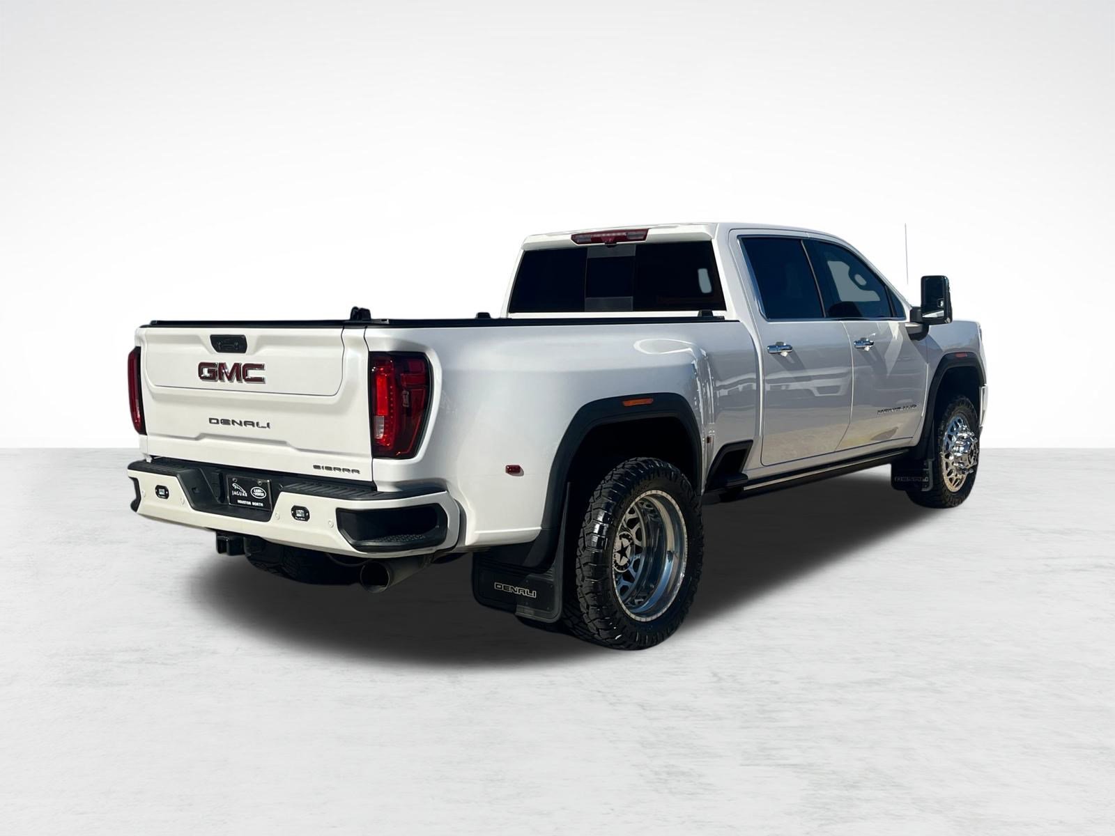 Used 2021 GMC Sierra 3500 Denali w/ Denali Ultimate Package image 8