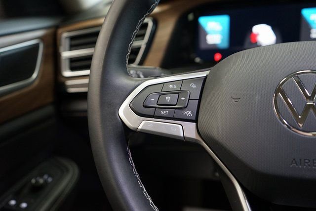 Used 2024 Volkswagen Atlas SE image 34