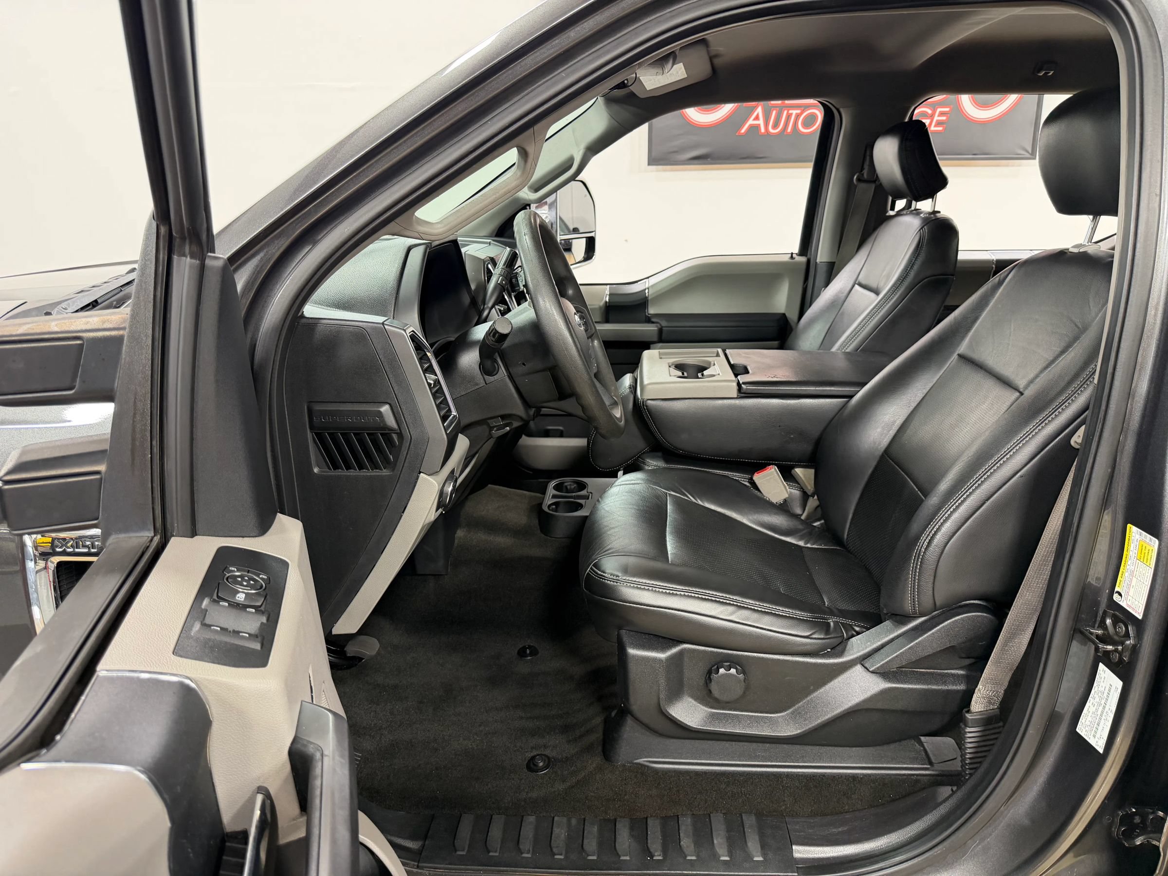 Used 2018 Ford F250 XLT w/ Snow Plow Prep Package AWD/4WD image 13